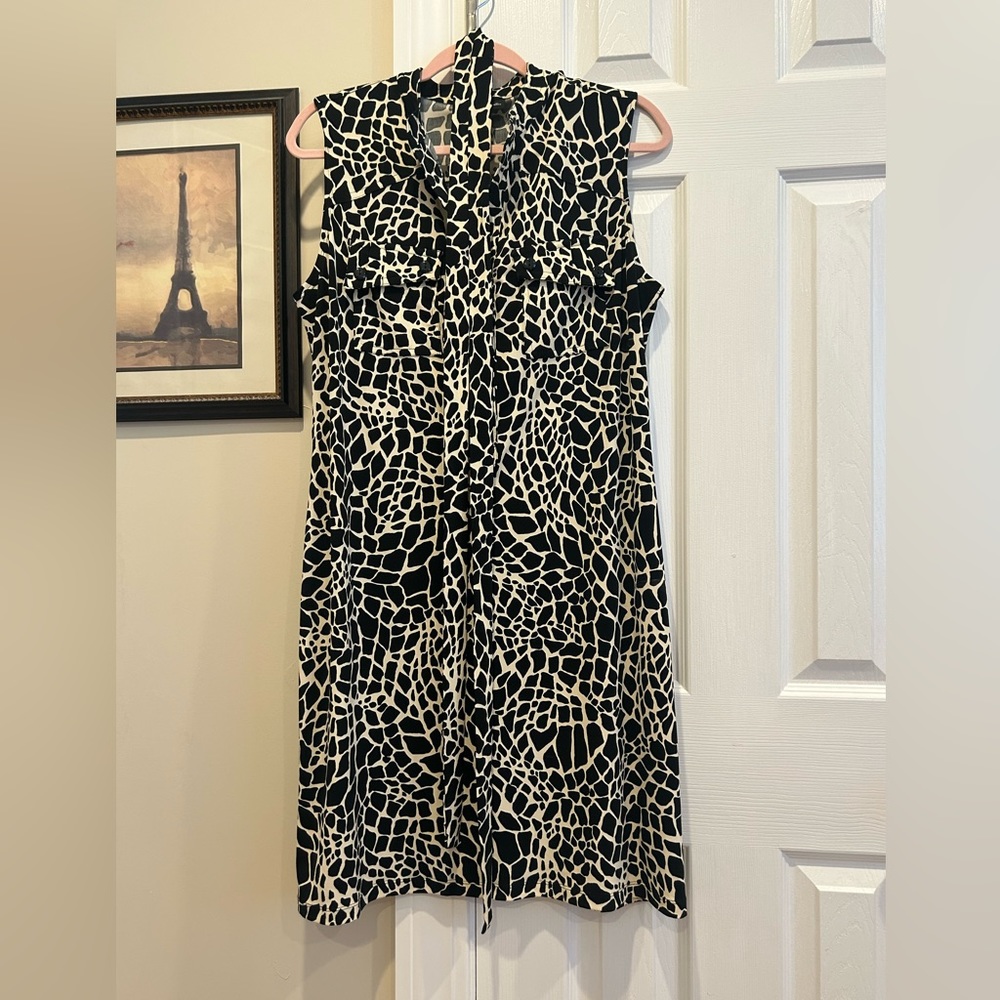 Valerie Bertinelli Black and White Giraffe Patterned Shirt Dress